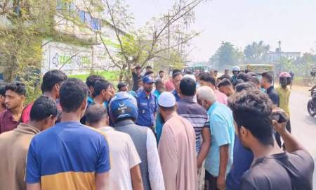 নওগাঁয় সড়কে ঝরল কলেজছাত্রের প্রাণ