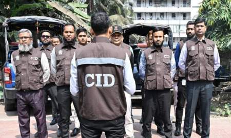 সিআইডিতে নতুন ভেস্ট বিতরণ: কিউআর কোড স্ক্যান করলেই মিলবে কর্মকর্তার পরিচয়