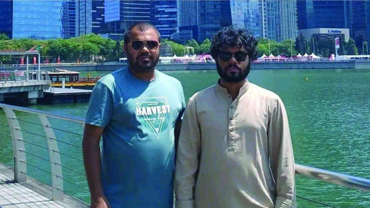 শহীদ ওসমান হাদির সঙ্গে ওমর হাদি