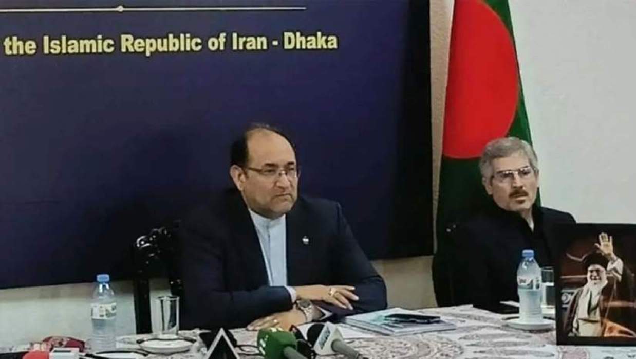  বাংলাদেশের ৬ জাহাজকে হরমুজ প্রণালি দিয়ে পার হতে অনুমতি দিল ইরান