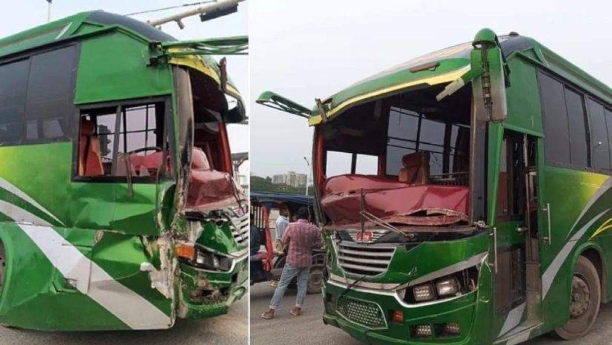 দুর্ঘটনায় ভিকারুননিসার পিকনিকের বাস