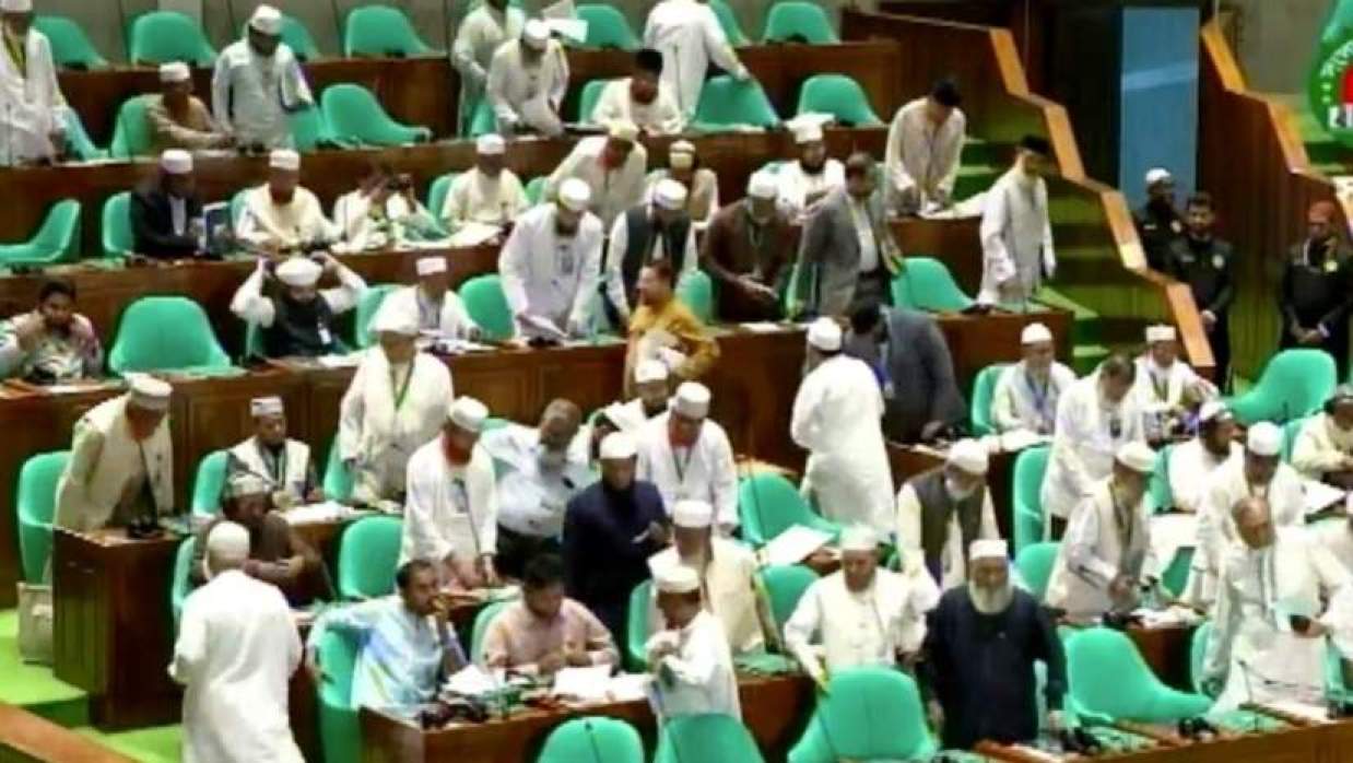 জাতীয় সংসদে জামায়াত নেতৃত্বাধীন বিরোধী দলের ওয়াকআউট