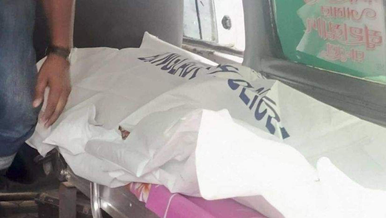 স্বামীর কাছে যাওয়ার আগের দিন ঝুলন্ত অবস্থায় মিলল গৃহবধূর লাশ