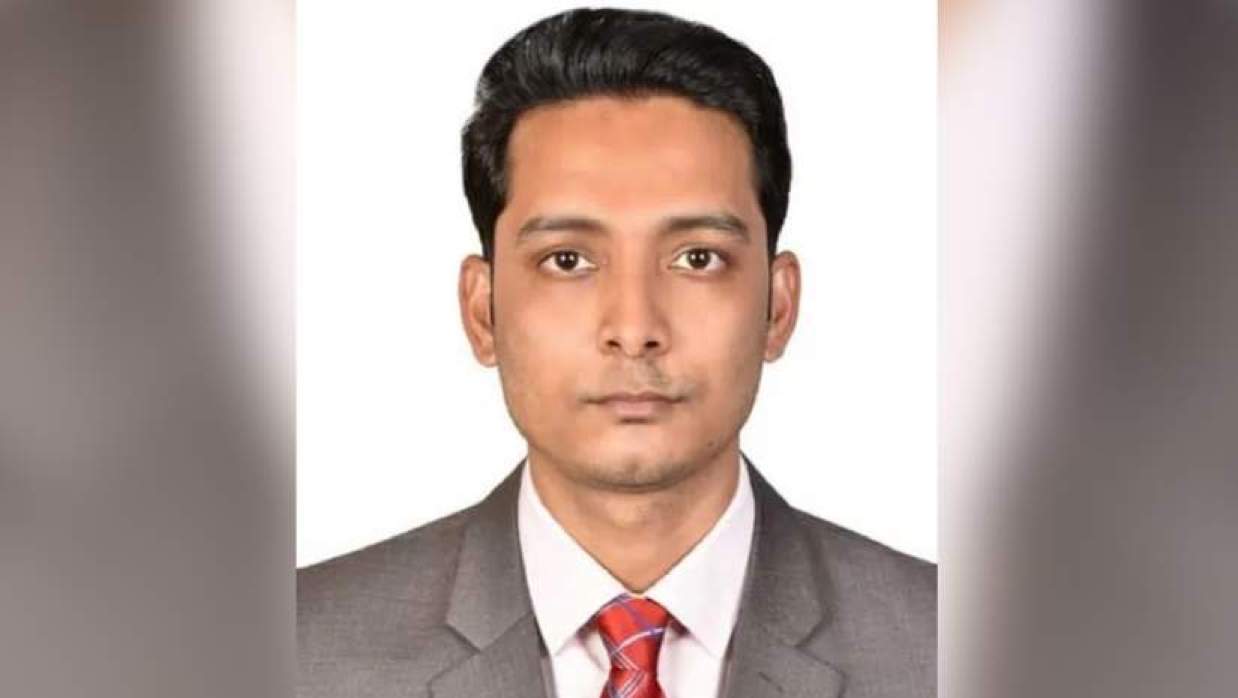 দুই সাংবাদিককে হাতকড়া পরিয়ে থানায় পাঠানো এসিল্যান্ডকে প্রত্যাহার