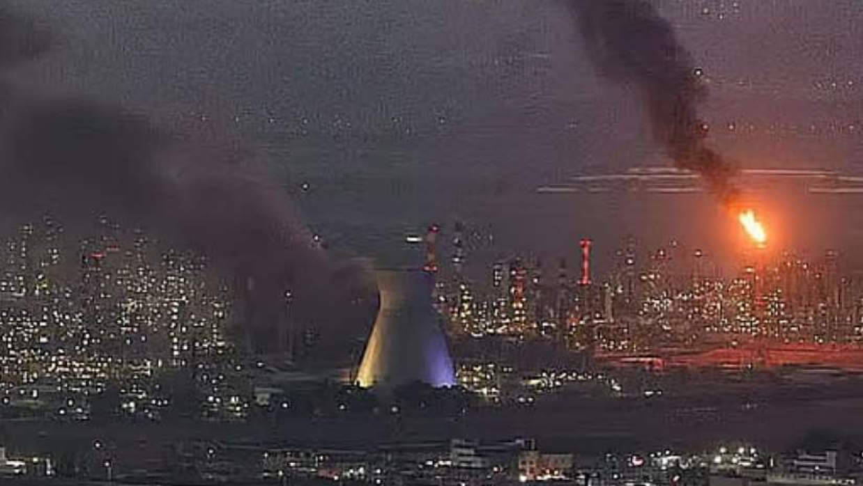 ইসরায়েলের উত্তরাঞ্চলের বন্দরনগরী হাইফায় আগুন জ্বলতে দেখা গেছে