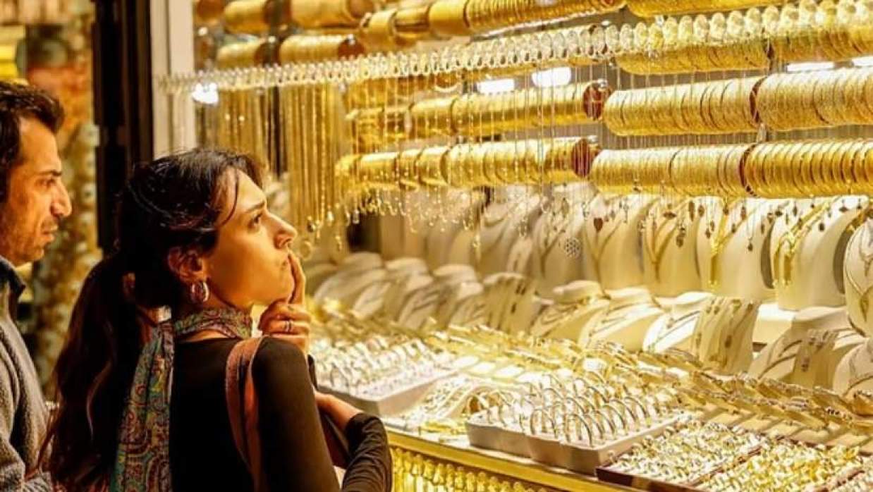 আজ কত টাকায় বিক্রি হচ্ছে সোনার ভরি?