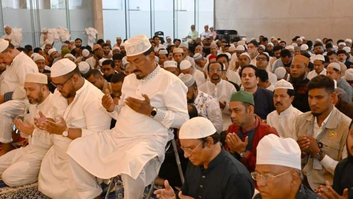 স্পিকারের স্ত্রীর রুহের মাগফিরাত কামনায় মিলাদ মাহফিল