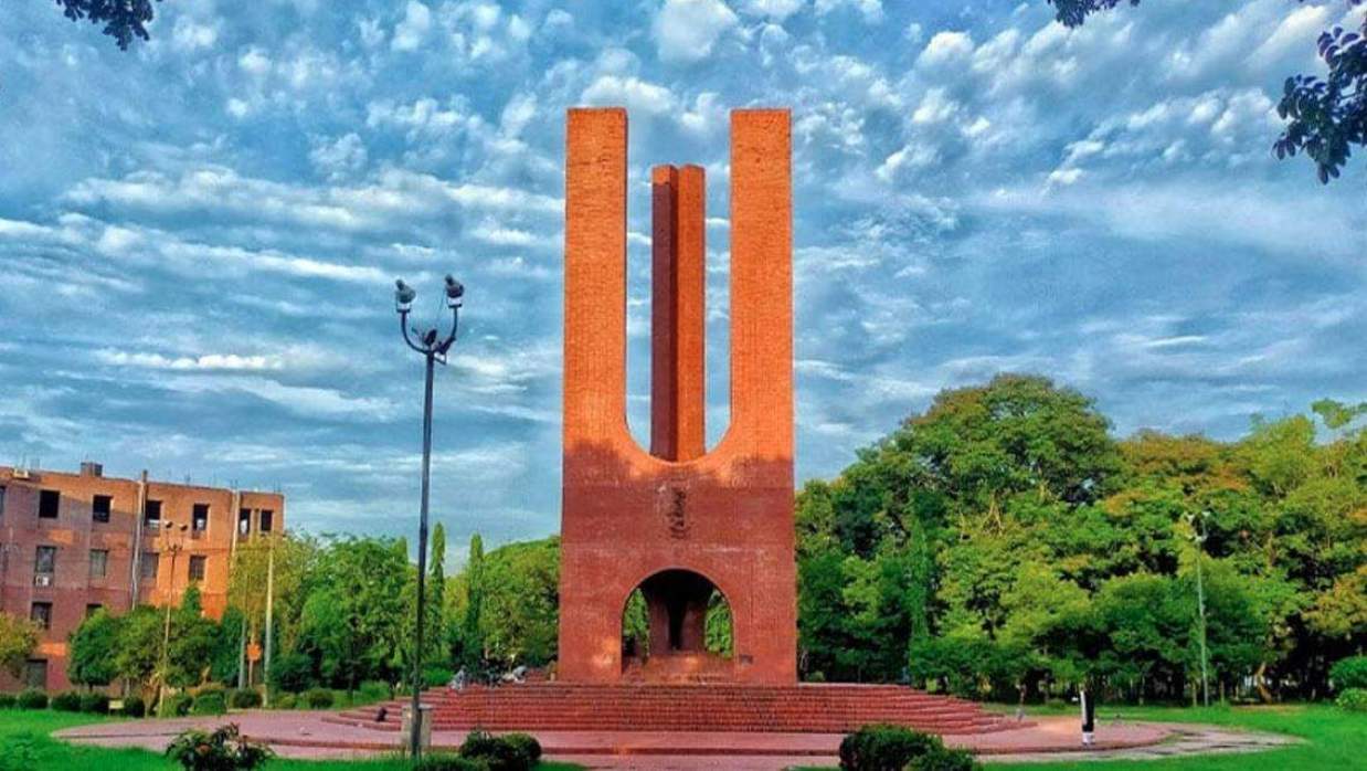 অর্থসংকটে জাবিতে ভর্তিতে অনিশ্চয়তায় তিন মেধাবী শিক্ষার্থী