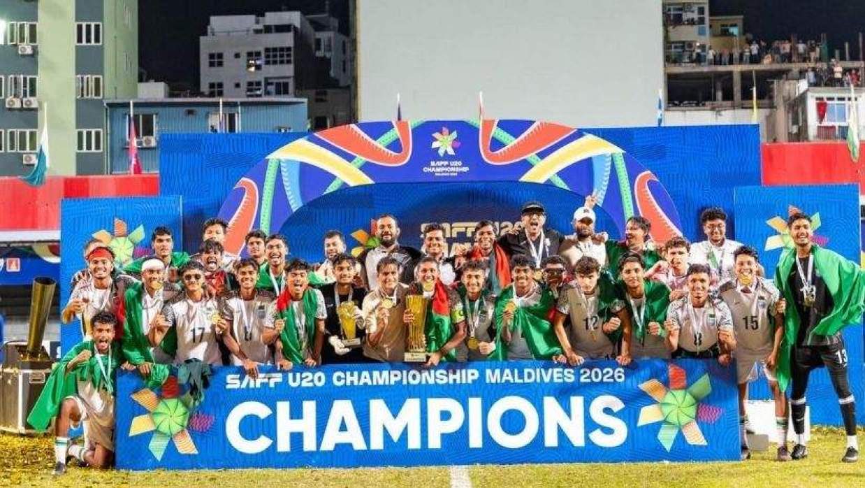 ভারতকে হারিয়ে সন্ধ্যায় ট্রফি নিয়ে দেশে ফিরছে সাফজয়ীরা, প্রস্তুত ছাদখোলা বাস