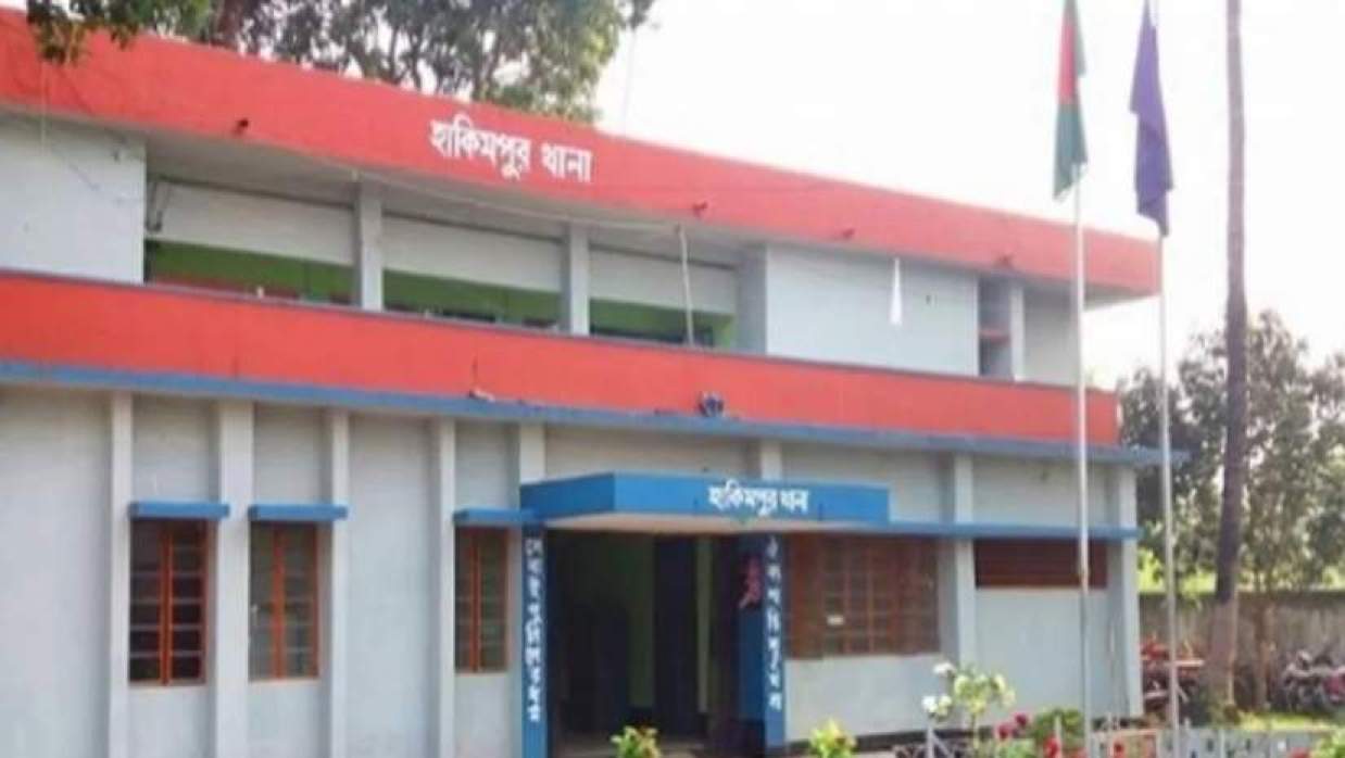 ছুটির দিনে নারীকে নিজ কার্যালয়ে ডেকে ধর্ষণ, প্রাণিসম্পদ কর্মকর্তা গ্রেফতার