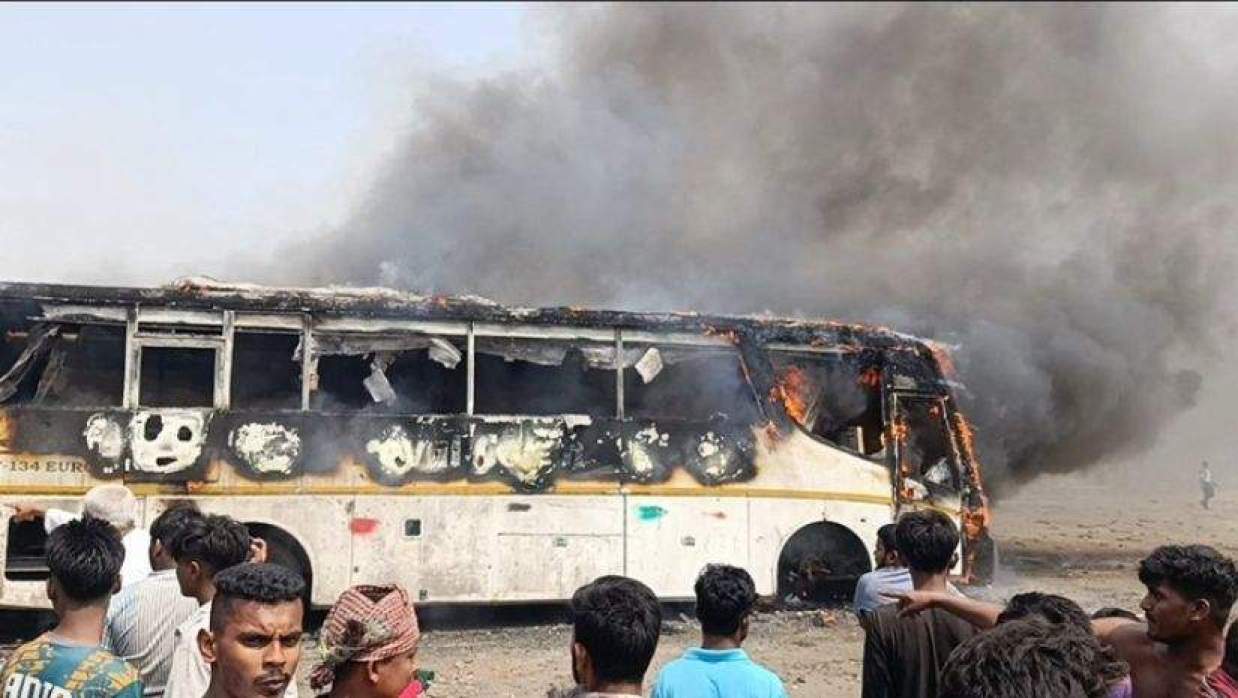 কুমিল্লায় একসঙ্গে ৩ বাসে আগুন