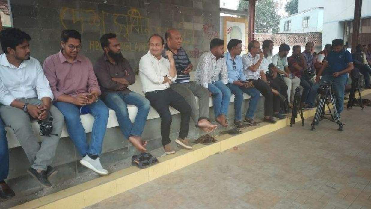 শিক্ষামন্ত্রীর অনুষ্ঠান বর্জন করল সাংবাদিকরা