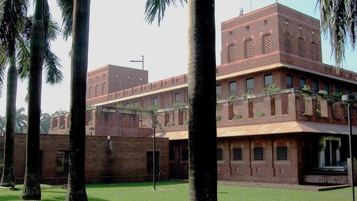 ভিজিটর ভিসায় যুক্তরাষ্ট্রে গিয়ে ডিগ্রি নিলে নিষেধাজ্ঞা