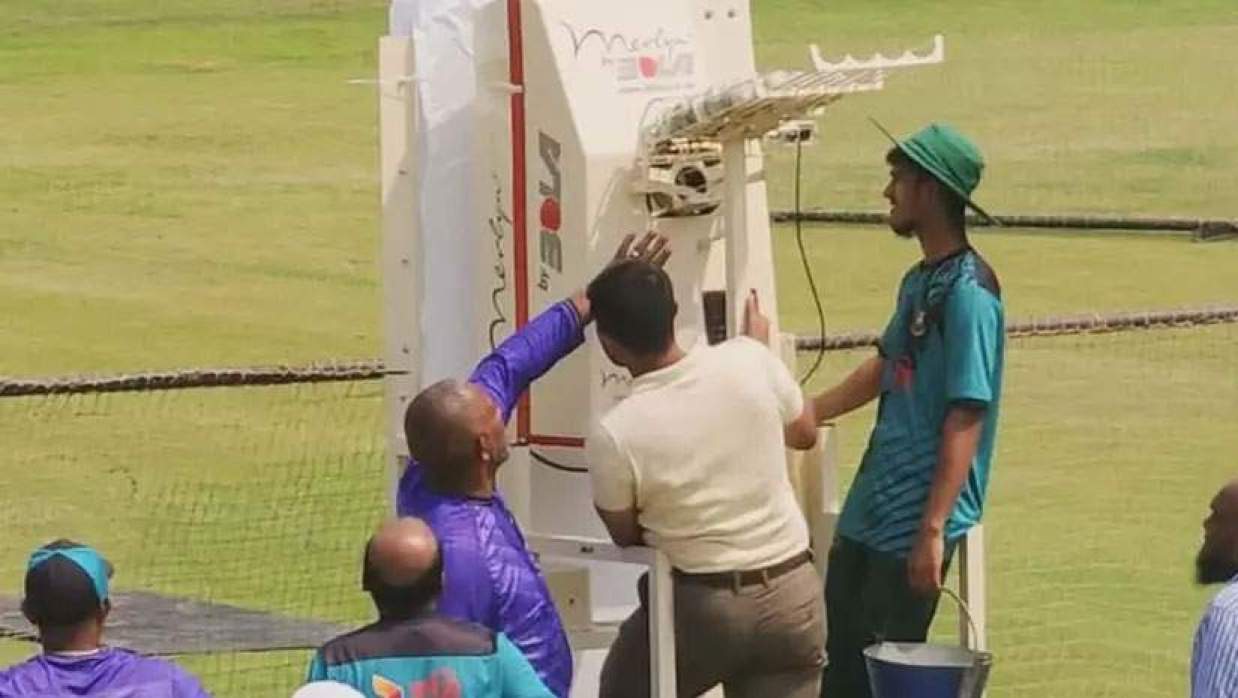 হোম অব ক্রিকেটে প্রথমবারের মতো স্পিন বোলিং মেশিন 