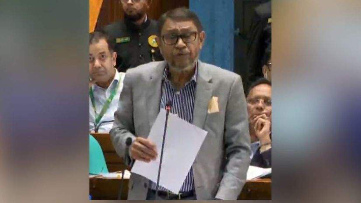 সংসদ অধিবেশনে স্বাস্থ্যমন্ত্রী