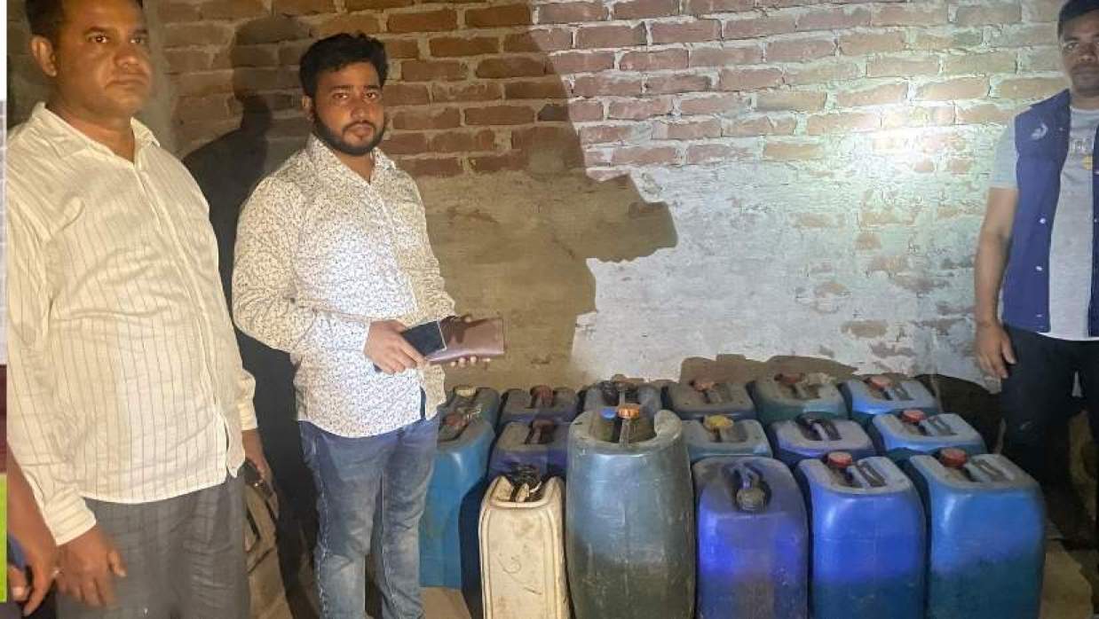 ভোলায় ৮৯০ লিটার ডিজেল জব্দ, ব্যবসায়ীকে জরিমানা ৫০ হাজার