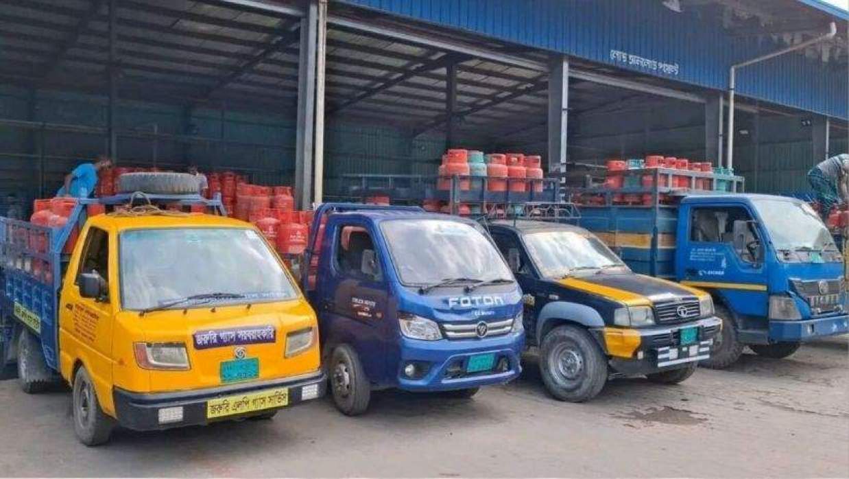 অতিরিক্ত দামে এলপিজি সিলিন্ডার বিক্রির অভিযোগে ৩ লাখ টাকা জরিমানা