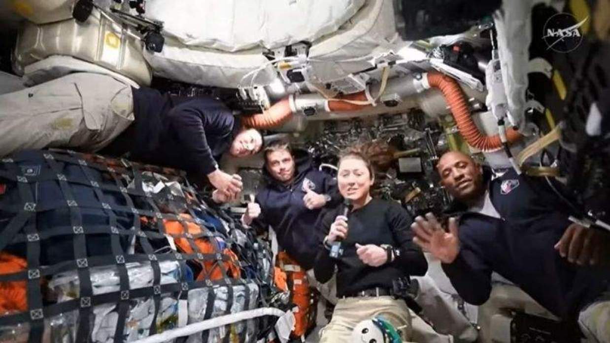 রেকর্ড গড়ল আর্টেমিস টু: পৃথিবী থেকে এত দূরে আগে কখনো যায়নি মানুষ