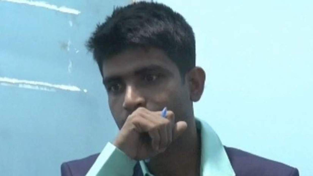 প্রেমিকাকে খুশি করতে এএসপি পরিচয়ে ভুয়া আইডি কার্ড তৈরি করতে গিয়ে ধরা