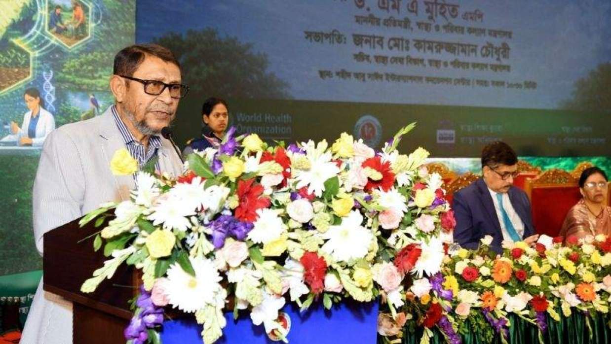 হাসপাতালে স্বাস্থ্যবিধি, ওষুধে উপাদানের ঘাটতির অভিযোগ খোদ স্বাস্থ্যমন্ত্রীর