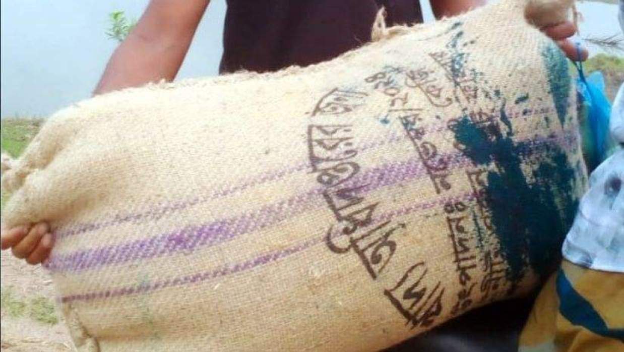 জেলেদের চাল লুটের অভিযোগ, ৮০ কেজির জায়গায় মিলছে ৪৮ কেজি