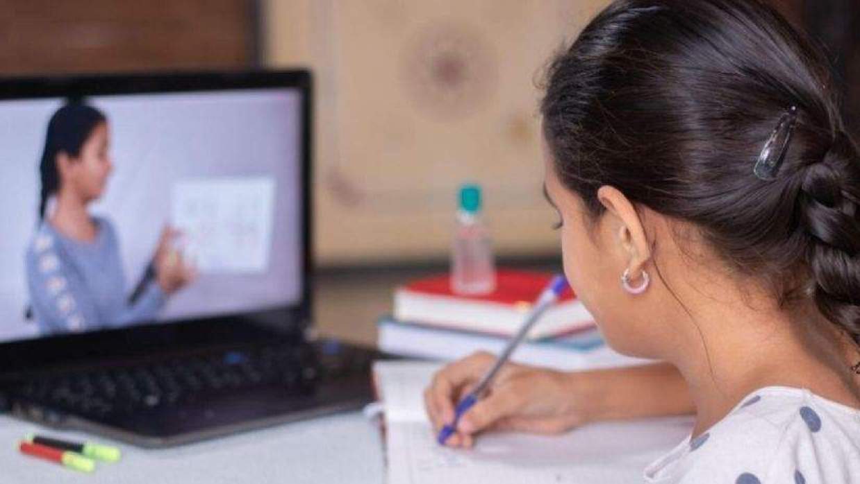 অনলাইন ক্লাস প্রতীকী ছবি