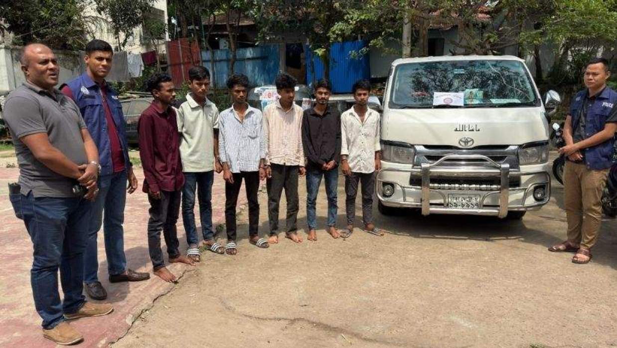 প্রেমের জেরে ‘ডিবি’ সেজে অপহরণের চেষ্টা, আটক ৬