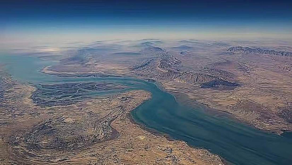 হরমুজ প্রণালীতে বিকল্প রুট ঘোষণা ইরানের