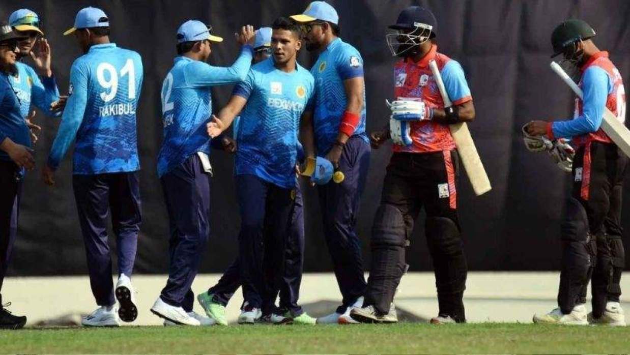 বাধা পেরিয়ে অবশেষে মাঠে গড়াচ্ছে ঢাকা প্রিমিয়ার লিগ