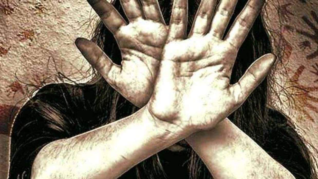 ফ্যামিলি কার্ড করে দেওয়ার প্রলোভনে বিধবাকে ধর্ষণের অভিযোগ