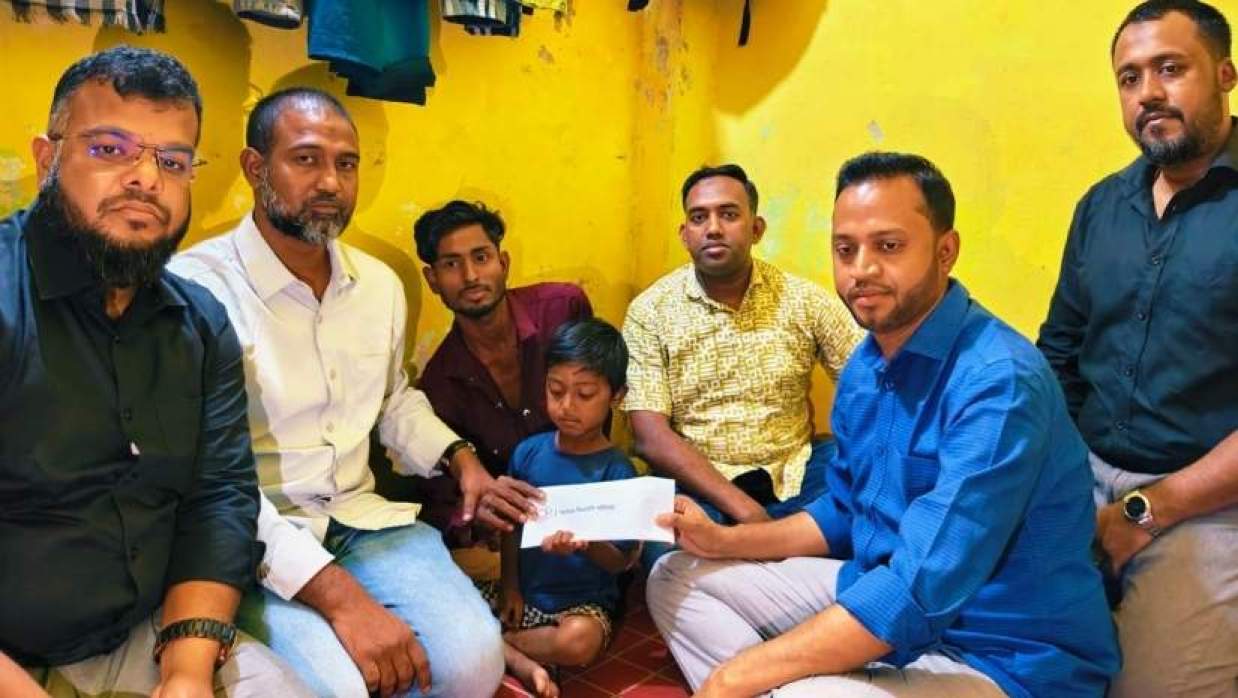 পাঁচ বছর বয়সী শিশু রাতুলের পরিবার ও বৃদ্ধা শাহানুর বেগমের পাশে প্রধানমন্ত্রী