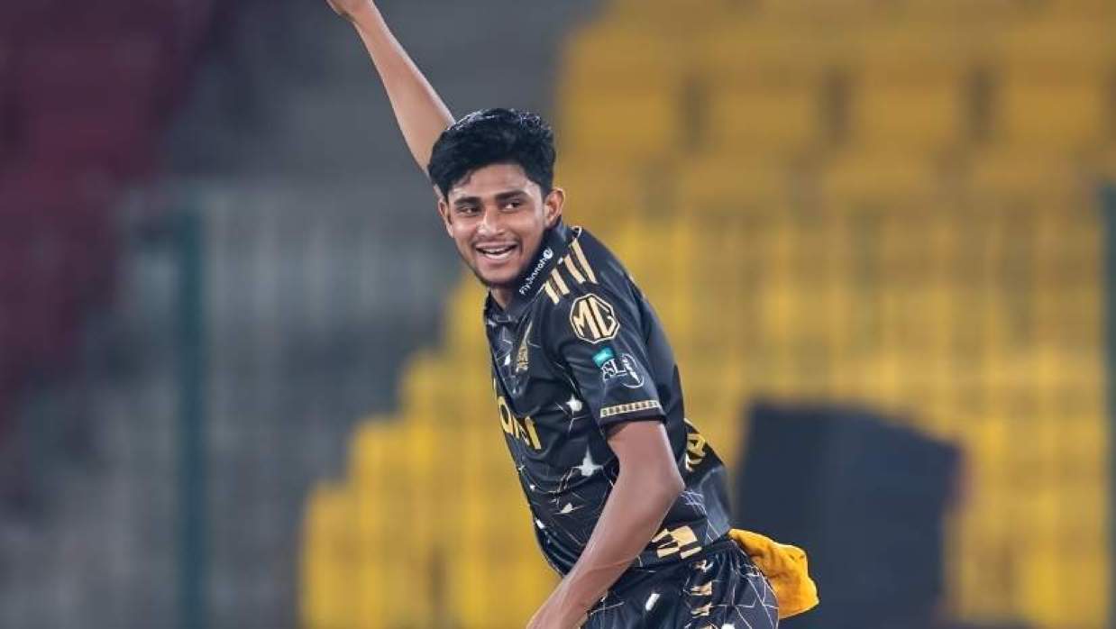 পিএসএলে নিজের দ্বিতীয় ম্যাচেই ঝড় তুললেন নাহিদ রানা