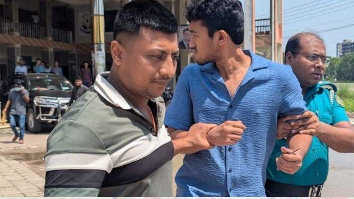 আটক বহিষ্কৃত শিক্ষার্থী