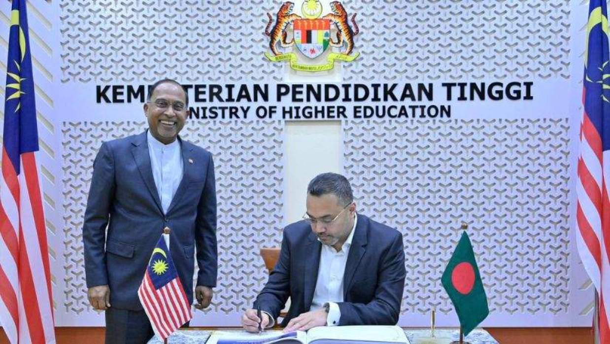 দ্বিপাক্ষিক বৈঠকে উপদেষ্টা মাহ্‌দী আমিন