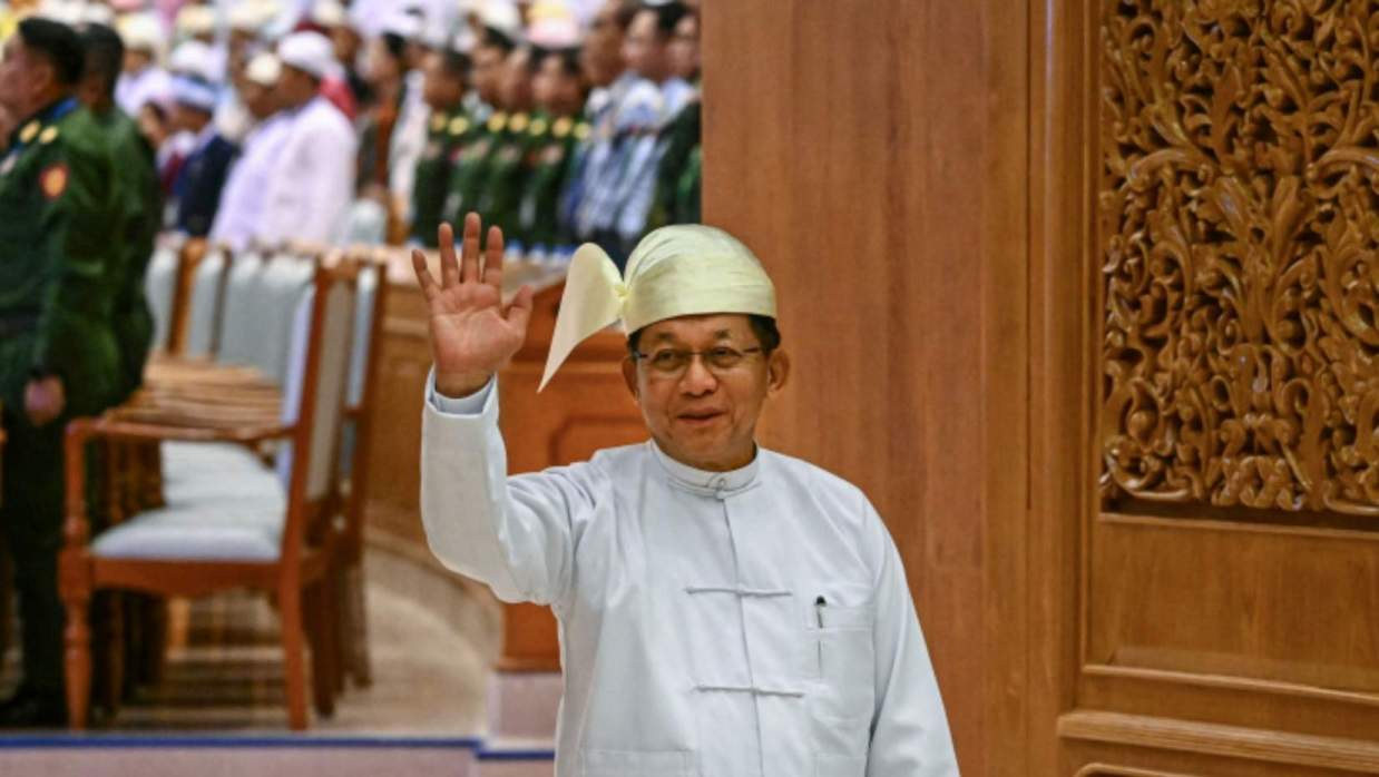 সেনাপ্রধান  মিন অং হ্লাইং