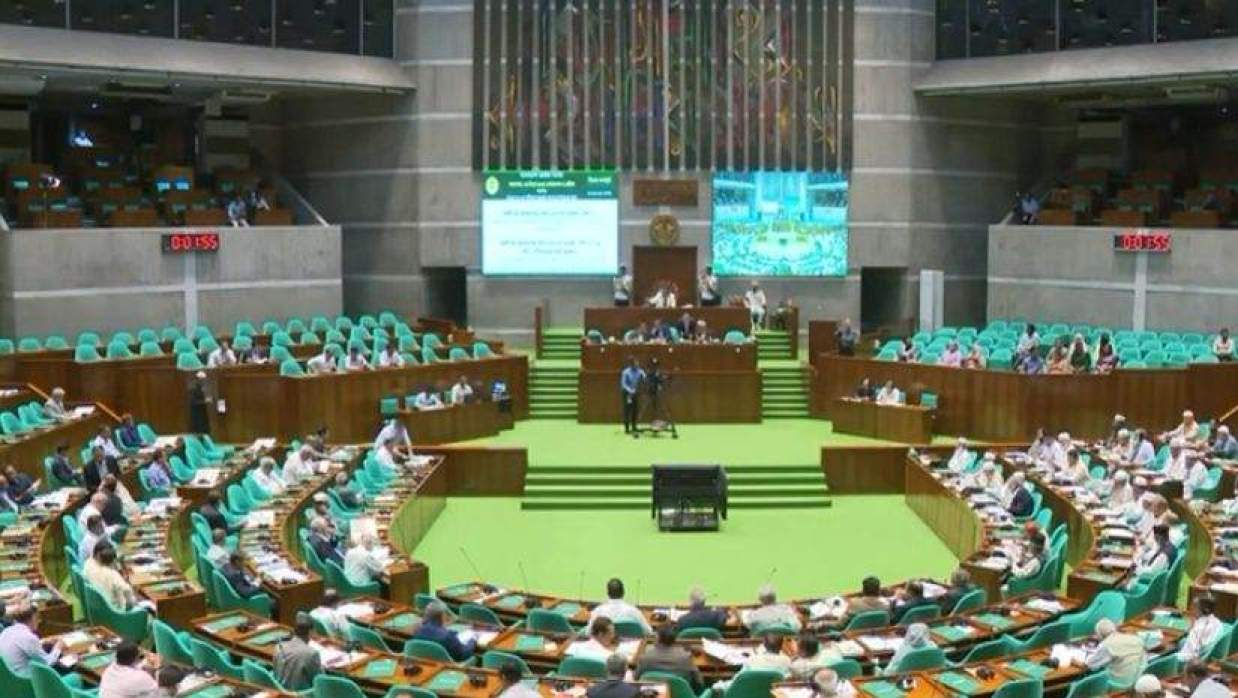 বিশ্বাস ভঙ্গের অভিযোগ তুলে বিরোধীদলের ওয়াকআউট