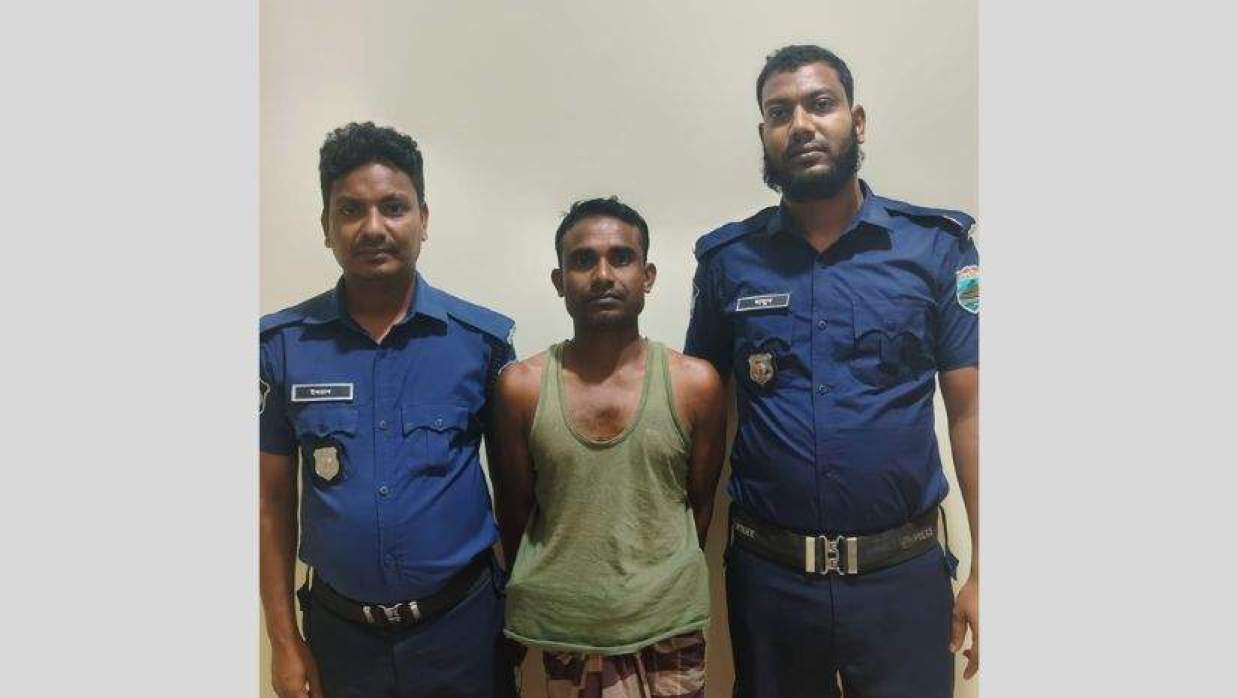 ছাত্রীকে ধর্ষণের জন্য আঘাত করে সংজ্ঞাহীন করার চেষ্টা, যুবক আটক