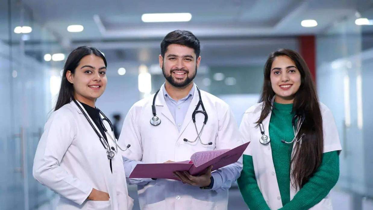 চলতি মাসেই এম‌বিবিএস-বিডিএস নতুন বর্ষের ক্লাস