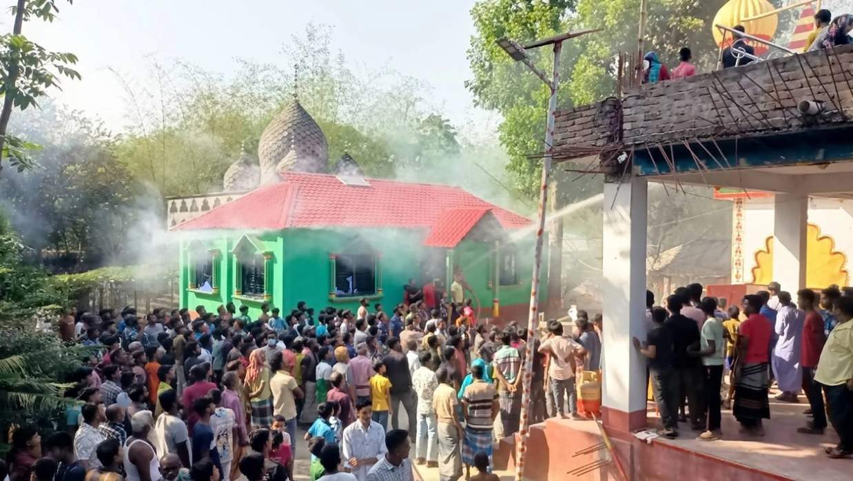 দরবারে হামলা, গণপিটুনিতে নিহত ‘পীর’