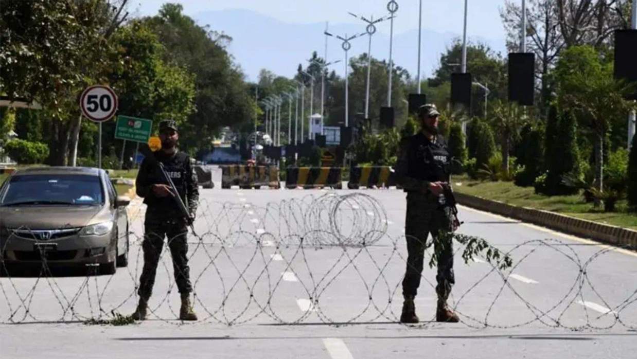 নিরাপত্তার চাদরে ঘেরা ইসলামাবাদ