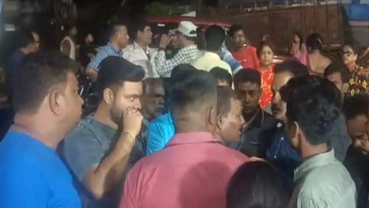 উত্তর ২৪ পরগনায় জয় বাংলা স্লোগান দেওয়ায় বৃদ্ধা ও যুবককে পিটুনি