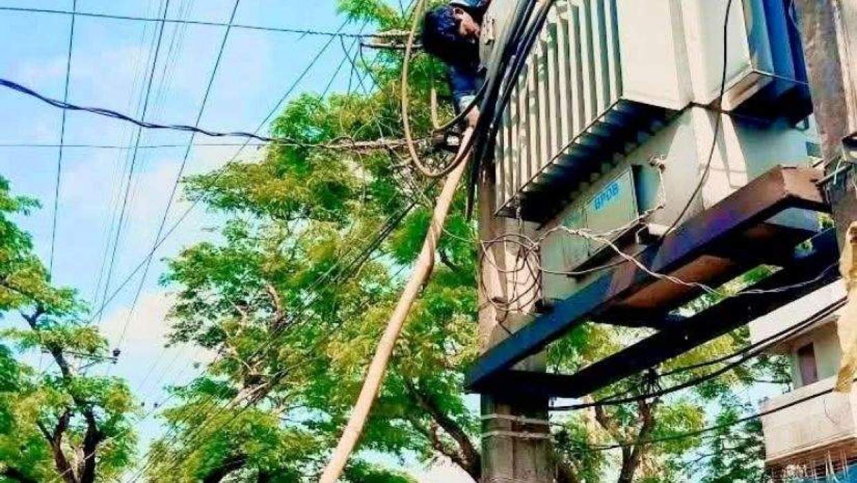ট্রান্সফরমারে ঝুলছিল পিডিবির লাইনম্যানের মরদেহ