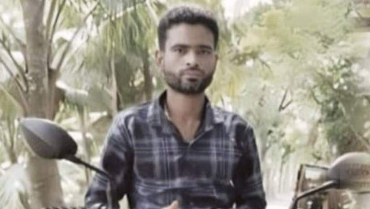 জানালা দিয়ে বাবা দেখেন, সিলিং ফ্যানের সঙ্গে ঝুলছিল সন্তানের মরদেহ