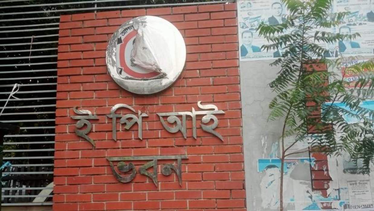 হামের জরুরি টিকাদান কর্মসূচির মধ্যেই ইপিআই প্রধানকে ওএসডি