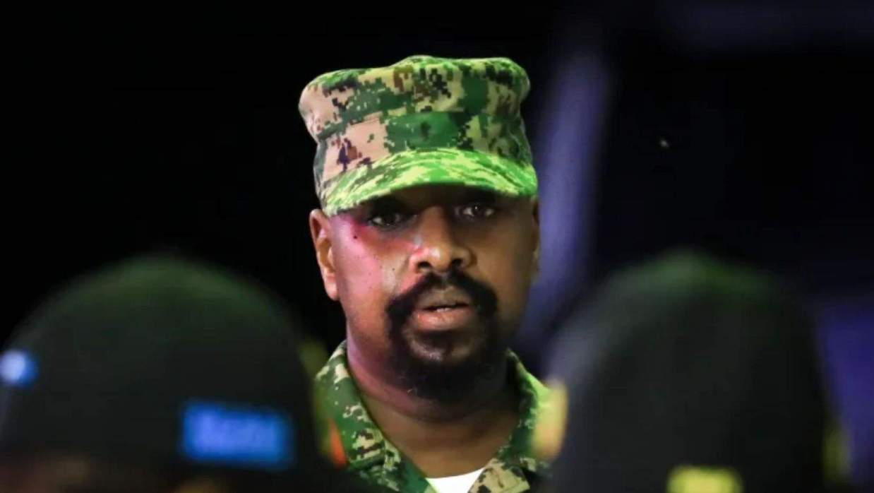 উগান্ডার সেনাপ্রধান মুহুজি কাইনেরুগাবা