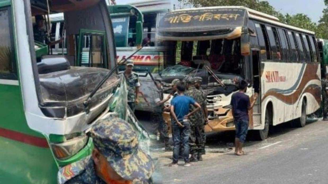 কুমিল্লায় আনসার সদস্যদের বহনকারী তিনটি বাসের সংঘর্ষ, আহত ৭