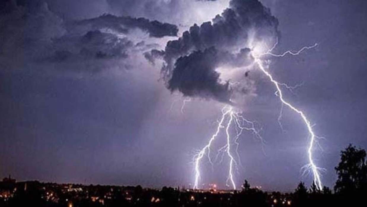 রাতের মধ্যেই ঝড়ের আভাস আবহাওয়া অধিদপ্তরের 