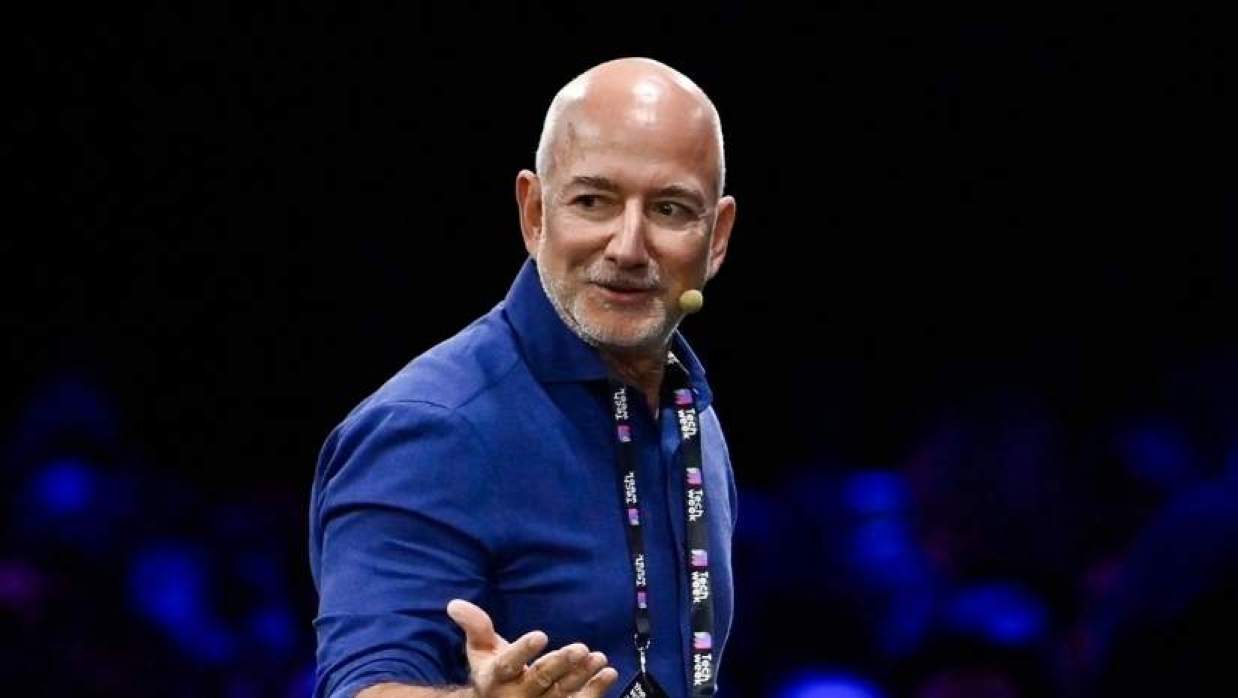 বিশ্বের তৃতীয় শীর্ষ ধনী জেফ বেজোস কত বেতন পান