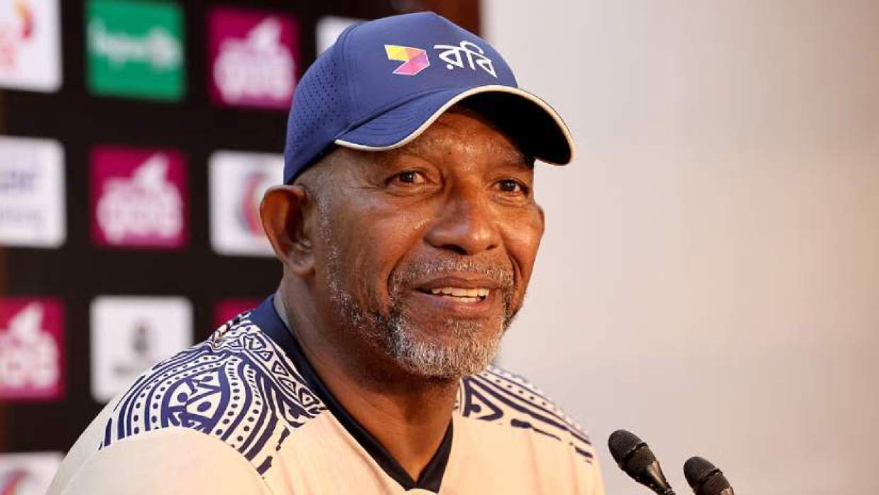 ফিল সিমন্স