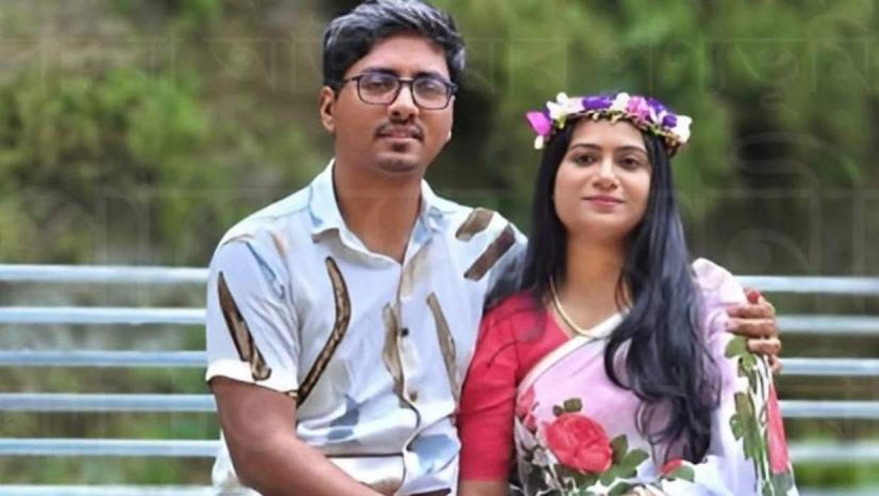 রিয়া দে ও গ্রপ্তারকৃত তার স্বামী রাজন দে